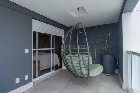 Apartamento à venda com 247m², 4 quartos e 4 vagas Apartamento à venda com 247m², 4 quartos e 4 vagasVaranda da suíte 1