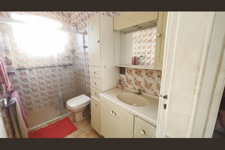 Casa à venda com 125m², 5 quartos e 2 vagas Casa à venda com 125m², 5 quartos e 2 vagasBanheiro