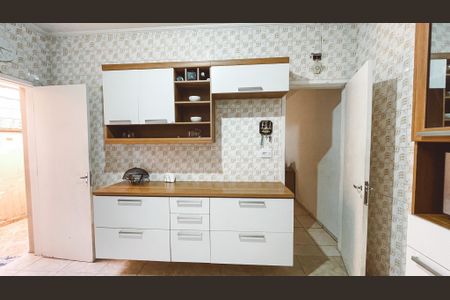 Casa à venda com 125m², 5 quartos e 2 vagas Casa à venda com 125m², 5 quartos e 2 vagasCozinha
