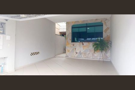 Casa à venda com 165m², 3 quartos e 2 vagas Casa à venda com 165m², 3 quartos e 2 vagasGaragem