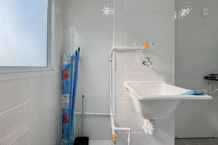 Apartamento para alugar com 37m², 2 quartos e 1 vaga Apartamento para alugar com 37m², 2 quartos e 1 vagaCozinha e Área de Serviço