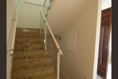 Casa à venda com 450m², 5 quartos e 4 vagasCorredores