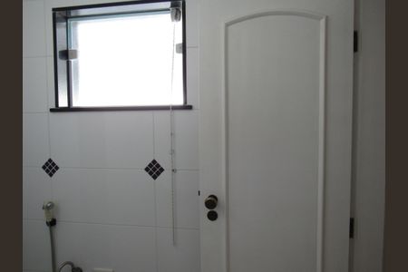 Casa à venda com 450m², 5 quartos e 4 vagasBanheiro da Suíte Independente