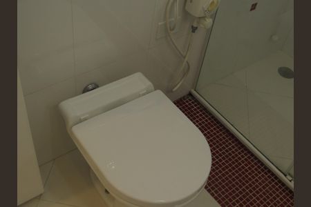 Casa à venda com 450m², 5 quartos e 4 vagasBanheiro da Suíte 2