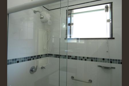 Casa à venda com 450m², 5 quartos e 4 vagasBanheiro da Suíte 3