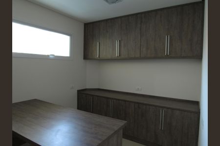 Casa à venda com 450m², 5 quartos e 4 vagasEscritório