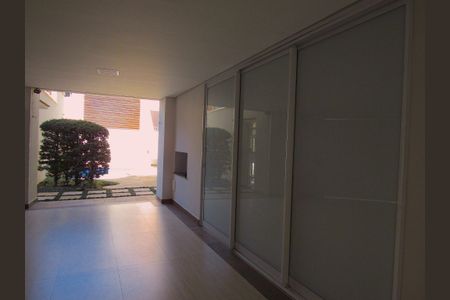 Casa à venda com 450m², 5 quartos e 4 vagasGaragem