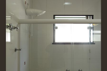 Casa à venda com 450m², 5 quartos e 4 vagasBanheiro da Suíte 2