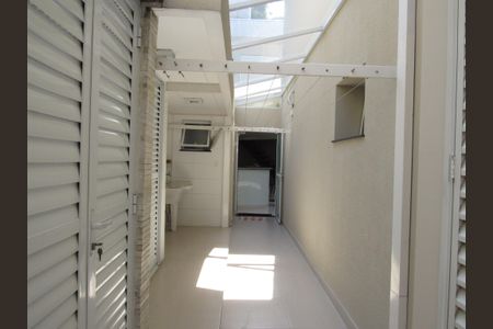 Casa à venda com 450m², 5 quartos e 4 vagasArea de Serviço