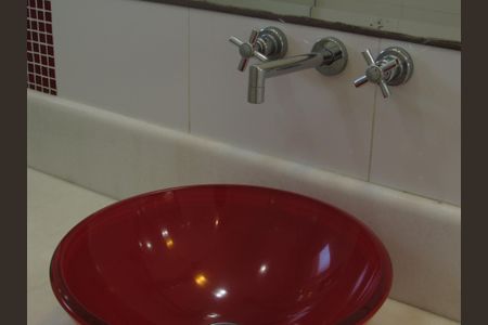 Casa à venda com 450m², 5 quartos e 4 vagasBanheiro da Suíte 2