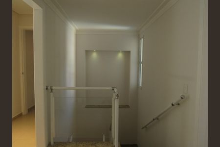 Casa à venda com 450m², 5 quartos e 4 vagasCorredores