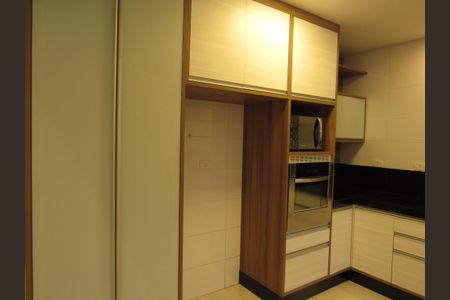 Casa à venda com 450m², 5 quartos e 4 vagasCozinha