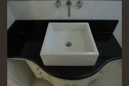 Casa à venda com 450m², 5 quartos e 4 vagasBanheiro da Suíte 3