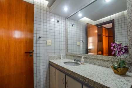 Apartamento à venda com 125m², 3 quartos e 2 vagasBanheiro da Suíte