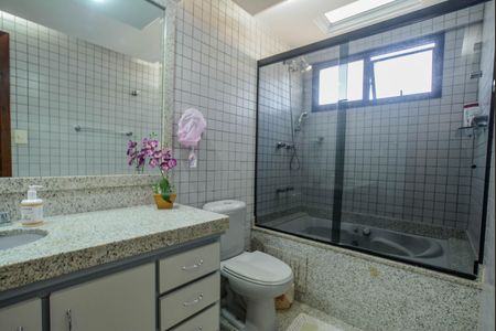 Apartamento à venda com 125m², 3 quartos e 2 vagasBanheiro da Suíte