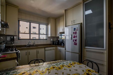 Apartamento à venda com 125m², 3 quartos e 2 vagasCozinha