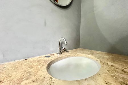 Apartamento à venda com 80m², 2 quartos e sem vaga Apartamento à venda com 80m², 2 quartos e sem vagaBanheiro