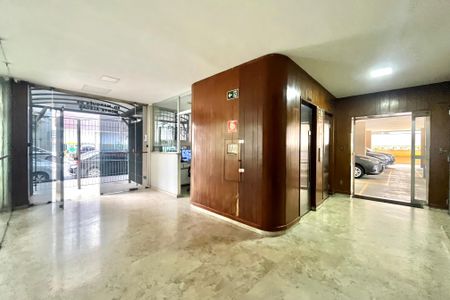 Apartamento à venda com 80m², 2 quartos e sem vaga Apartamento à venda com 80m², 2 quartos e sem vagaHall de entrada