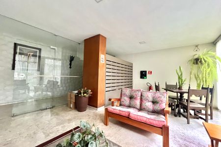 Apartamento à venda com 80m², 2 quartos e sem vaga Apartamento à venda com 80m², 2 quartos e sem vagaHall social