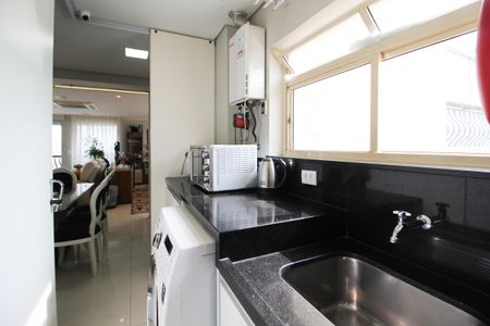 Apartamento à venda com 189m², 3 quartos e 4 vagas Apartamento à venda com 189m², 3 quartos e 4 vagasÁrea de Serviço