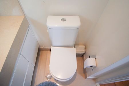 Apartamento à venda com 189m², 3 quartos e 4 vagas Apartamento à venda com 189m², 3 quartos e 4 vagasBanheiro da Suíte 2
