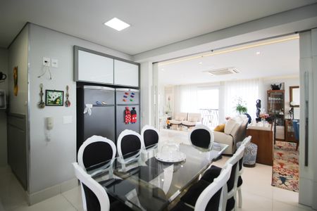 Apartamento à venda com 189m², 3 quartos e 4 vagas Apartamento à venda com 189m², 3 quartos e 4 vagasCozinha