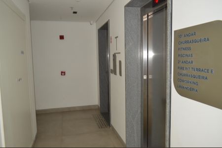 Apartamento à venda com 20m², 1 quarto e sem vagaElevadores