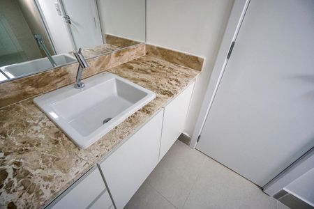 Apartamento à venda com 140m², 3 quartos e 2 vagas Apartamento à venda com 140m², 3 quartos e 2 vagasBanheiro da Suíte