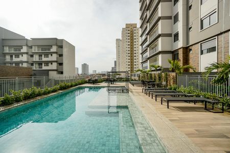 Apartamento à venda com 140m², 3 quartos e 2 vagas Apartamento à venda com 140m², 3 quartos e 2 vagasÁrea comum - Piscina adulto