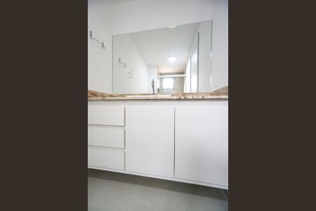 Apartamento à venda com 140m², 3 quartos e 2 vagas Apartamento à venda com 140m², 3 quartos e 2 vagasBanheiro da Suíte