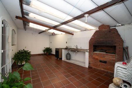 Casa à venda com 292m², 3 quartos e 6 vagas Casa à venda com 292m², 3 quartos e 6 vagasÁrea de Serviço