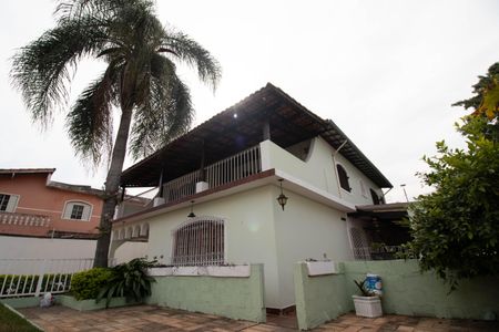 Casa à venda com 292m², 3 quartos e 6 vagas Casa à venda com 292m², 3 quartos e 6 vagasÁrea externa