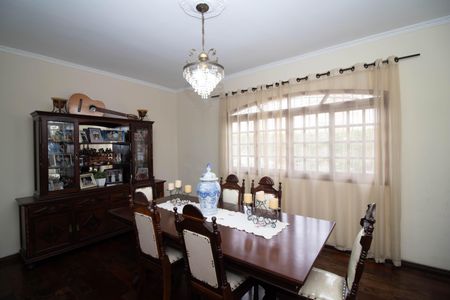 Casa à venda com 292m², 3 quartos e 6 vagas Casa à venda com 292m², 3 quartos e 6 vagasSala de Jantar