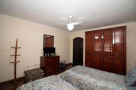 Casa à venda com 292m², 3 quartos e 6 vagas Casa à venda com 292m², 3 quartos e 6 vagasQuarto 2