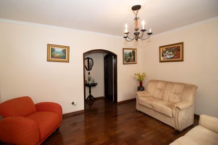 Casa à venda com 292m², 3 quartos e 6 vagas Casa à venda com 292m², 3 quartos e 6 vagasSala de Estar