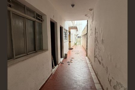 Casa à venda com 308m², 1 quarto e 2 vagas Casa à venda com 308m², 1 quarto e 2 vagasCorredor