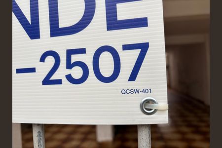 Casa à venda com 308m², 1 quarto e 2 vagas Casa à venda com 308m², 1 quarto e 2 vagasPlaquinha