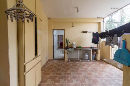 Casa à venda com 150m², 4 quartos e 2 vagas Casa à venda com 150m², 4 quartos e 2 vagasÁrea de Serviço