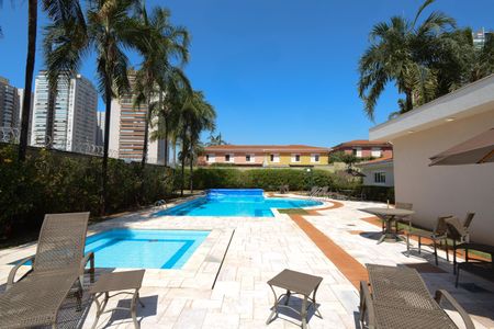 Casa para alugar com 140m², 2 quartos e 4 vagas Casa para alugar com 140m², 2 quartos e 4 vagasÁrea comum - Piscina