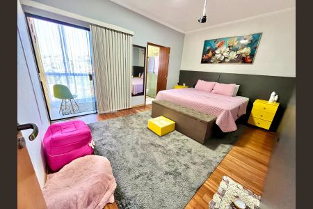 Casa à venda com 182m², 3 quartos e 4 vagas Casa à venda com 182m², 3 quartos e 4 vagasQuarto