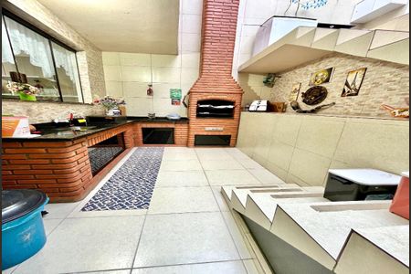 Casa à venda com 182m², 3 quartos e 4 vagas Casa à venda com 182m², 3 quartos e 4 vagasChurrasqueira