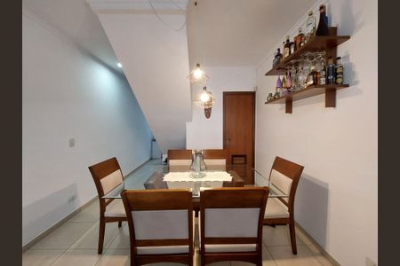 Casa à venda com 147m², 3 quartos e 2 vagas Casa à venda com 147m², 3 quartos e 2 vagasSala de Jantar