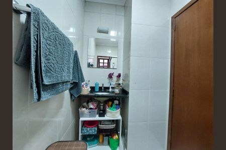 Casa à venda com 147m², 3 quartos e 2 vagas Casa à venda com 147m², 3 quartos e 2 vagasBanheiro 1