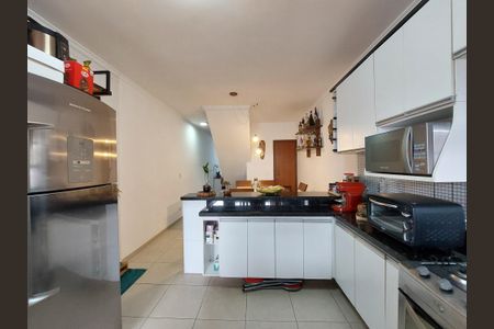 Casa à venda com 147m², 3 quartos e 2 vagas Casa à venda com 147m², 3 quartos e 2 vagasCozinha
