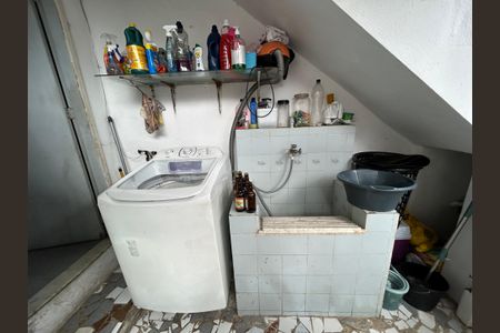 Casa à venda com 180m², 5 quartos e 1 vagaÁrea de Serviço casa 2