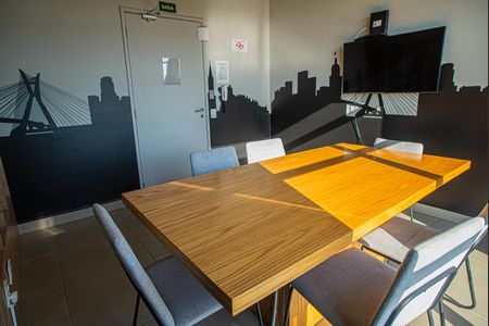 Apartamento para alugar com 36m², 1 quarto e 1 vaga Apartamento para alugar com 36m², 1 quarto e 1 vagaÁrea comum - Sala de Reunião