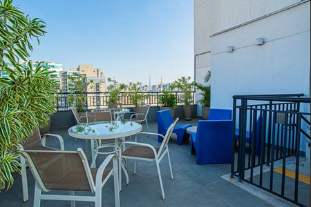 Apartamento para alugar com 36m², 1 quarto e 1 vaga Apartamento para alugar com 36m², 1 quarto e 1 vagaÁrea comum - Área da Piscina