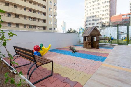 Apartamento para alugar com 36m², 1 quarto e 1 vaga Apartamento para alugar com 36m², 1 quarto e 1 vagaÁrea comum - Playground