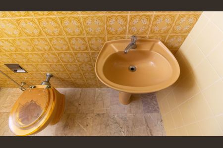 Apartamento à venda com 128m², 3 quartos e 1 vaga Apartamento à venda com 128m², 3 quartos e 1 vagaBanheiro