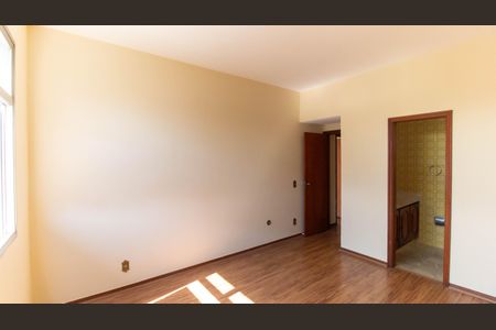 Apartamento à venda com 128m², 3 quartos e 1 vaga Apartamento à venda com 128m², 3 quartos e 1 vagaSuíte